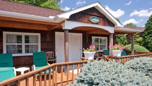 Crescent Lodge &amp; Country Inn